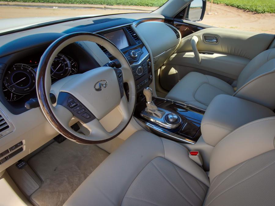  Infiniti QX80 5.6 2013 года  (фото 7 из 7)
